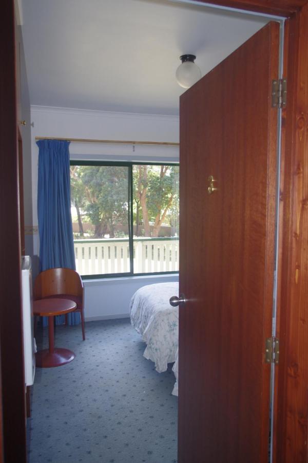 The Grand Halls Gap Bagian luar foto