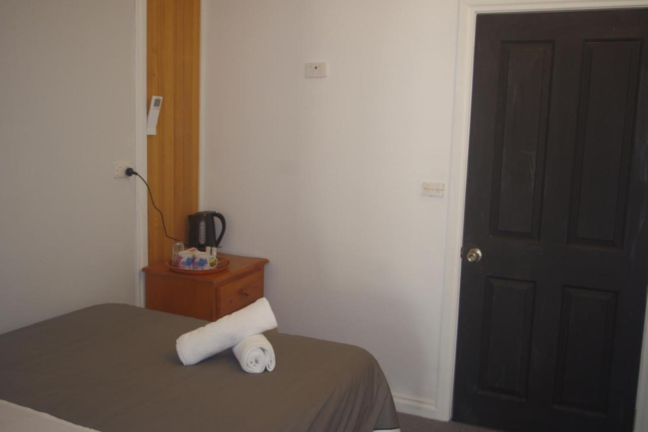 The Grand Halls Gap Bagian luar foto